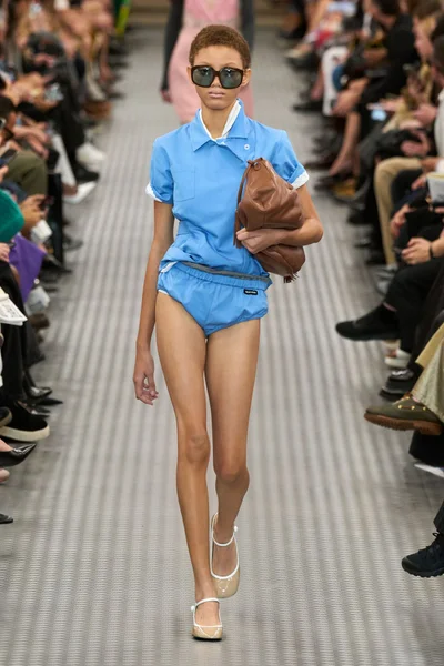 Look 63
